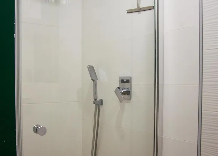 Daire Tercet, Sonata